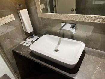 j p hotel and wedding square