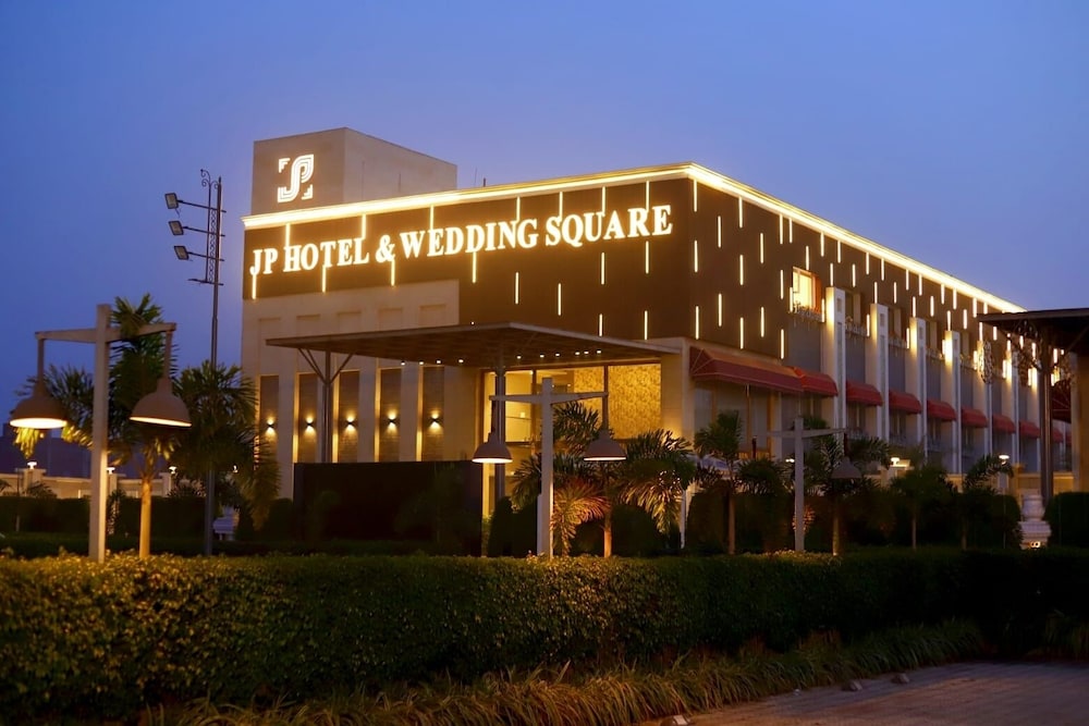 j p hotel and wedding square