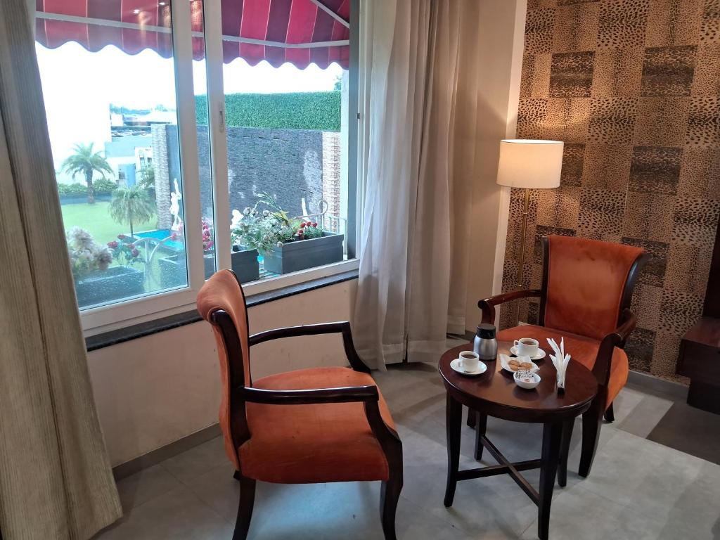 j p hotel and wedding square