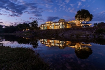 Jhadol Bagh,,3 star