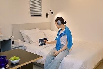aank hotel seoul sinchon