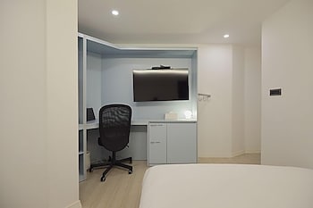 aank hotel seoul sinchon