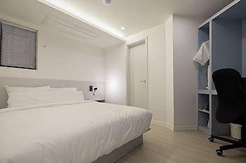 aank hotel seoul sinchon