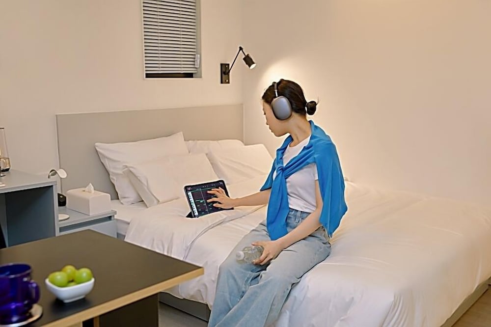 aank hotel seoul sinchon
