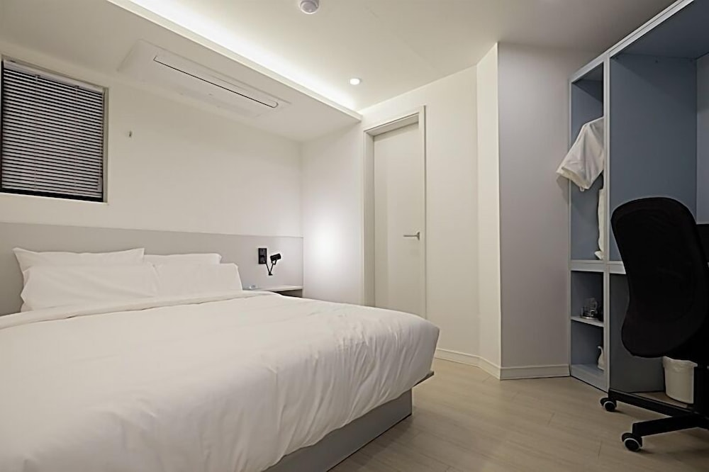 aank hotel seoul sinchon