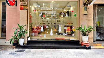 hanz hoang hoang hotel near ben thanh