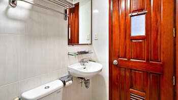 hanz hoang hoang hotel near ben thanh