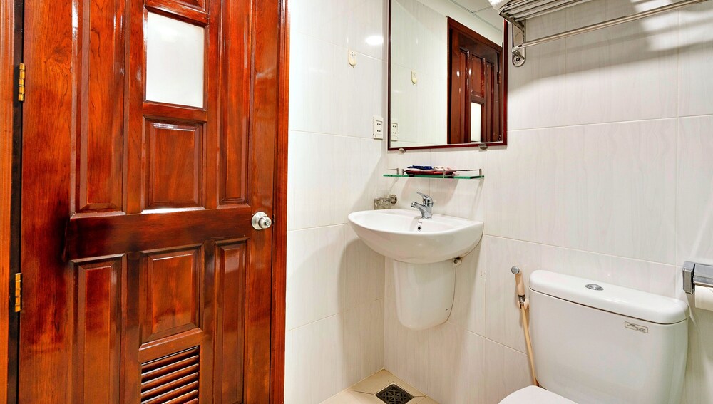 hanz hoang hoang hotel near ben thanh