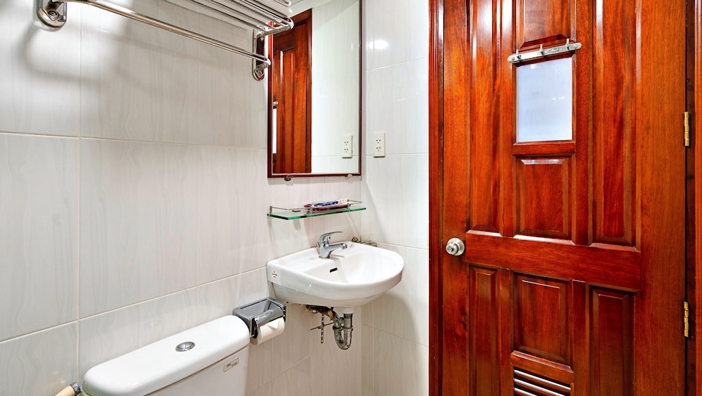 hanz hoang hoang hotel near ben thanh