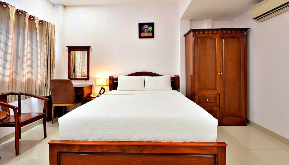 hanz hoang hoang hotel near ben thanh