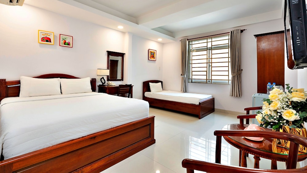 hanz hoang hoang hotel near ben thanh