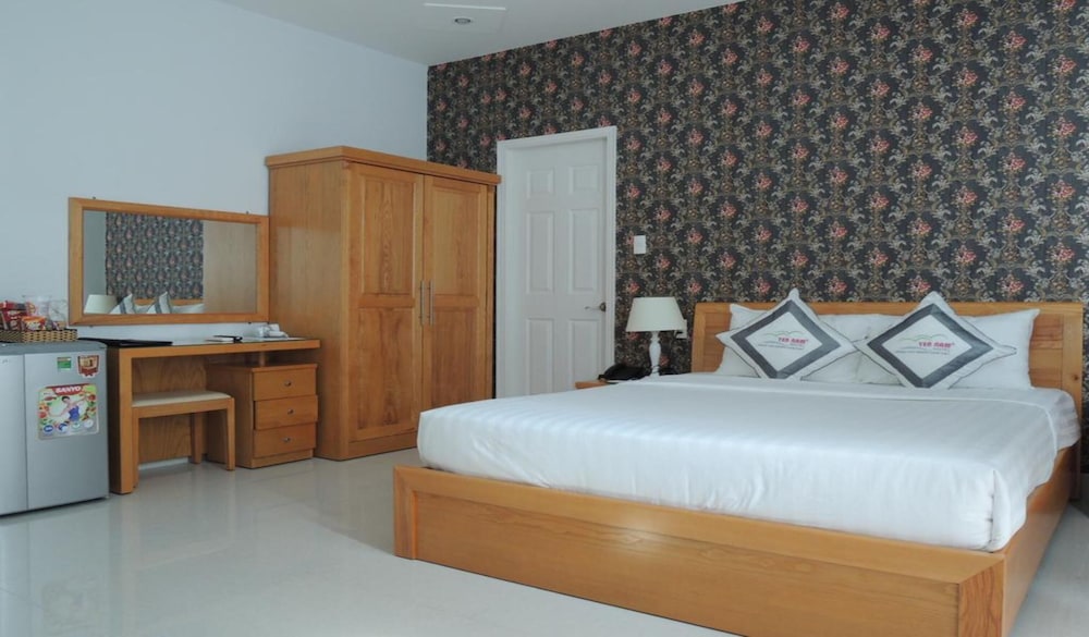 yen nam hotel nguyen trong tuyen