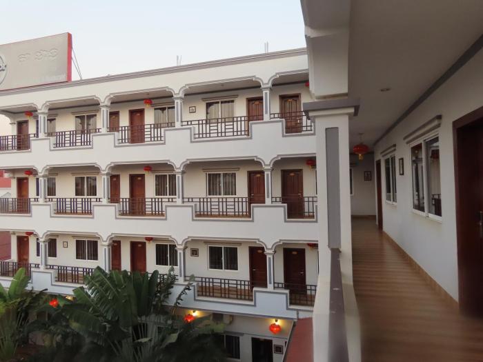 golden bakong boutique