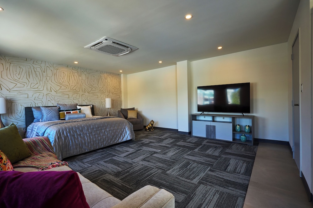 ola boutique hotel