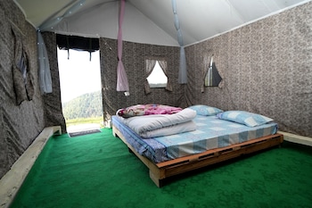Mystery Hills Resort,,2 star