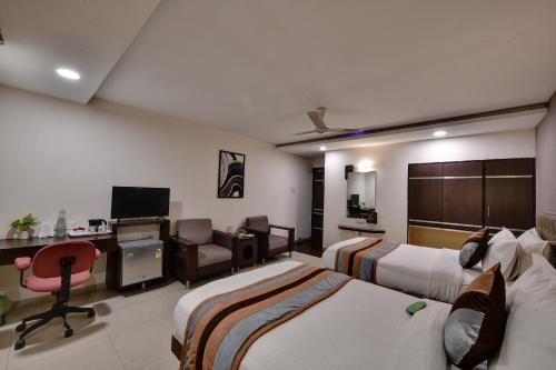 Click Hotel Yuvraj,,3 star