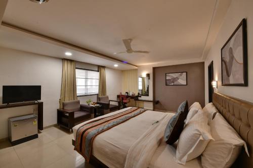 Click Hotel Yuvraj,,3 star