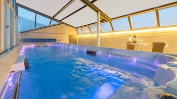 samcheok migaloo pool villa pension