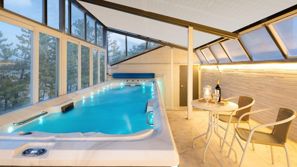 samcheok migaloo pool villa pension