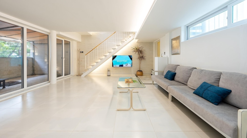 samcheok migaloo pool villa pension