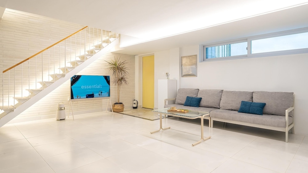 samcheok migaloo pool villa pension