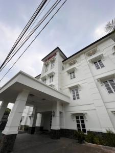 le semar hotel karawaci