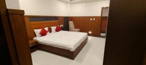hotel grand orchid