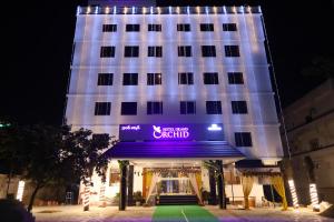 hotel grand orchid