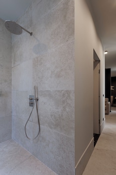 palazzo bellezia luxury suites