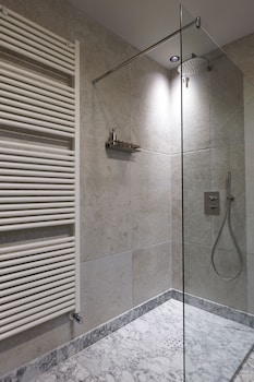 palazzo bellezia luxury suites