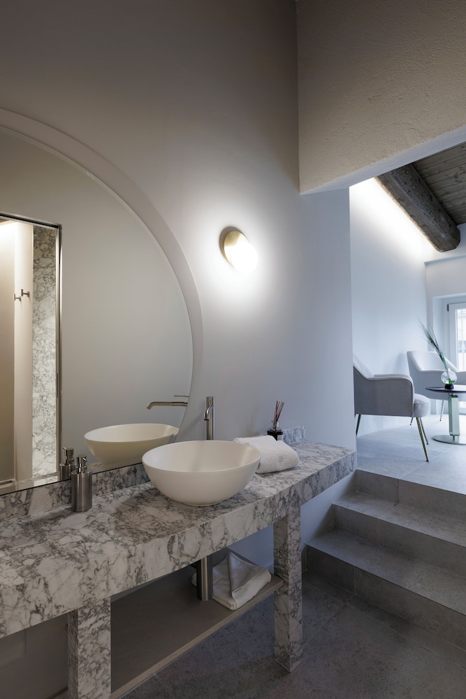 palazzo bellezia luxury suites