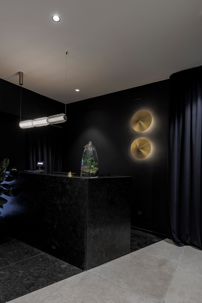 palazzo bellezia luxury suites