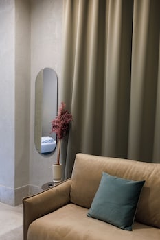 palazzo bellezia luxury suites