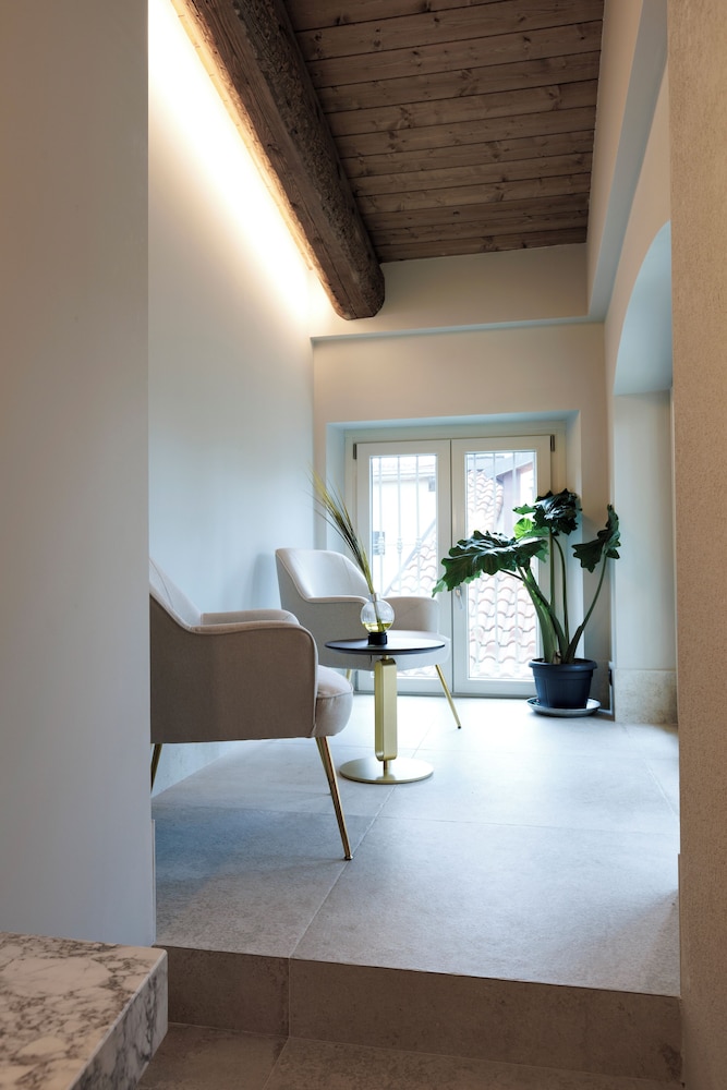 palazzo bellezia luxury suites