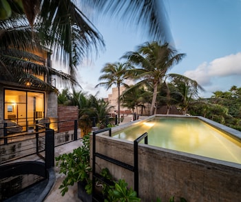 tropicalito villa on the beach