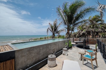 tropicalito villa on the beach