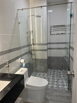 tan hanh hotel