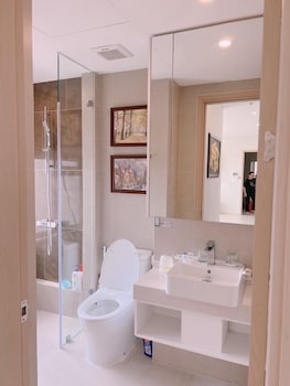 tan hanh hotel
