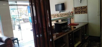 Hotel Raj Villas,,2.5 star