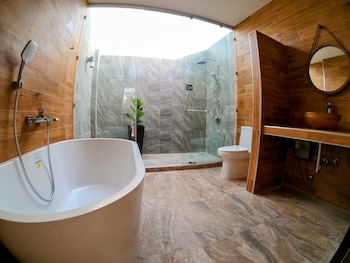 isan golf and adventure hotel