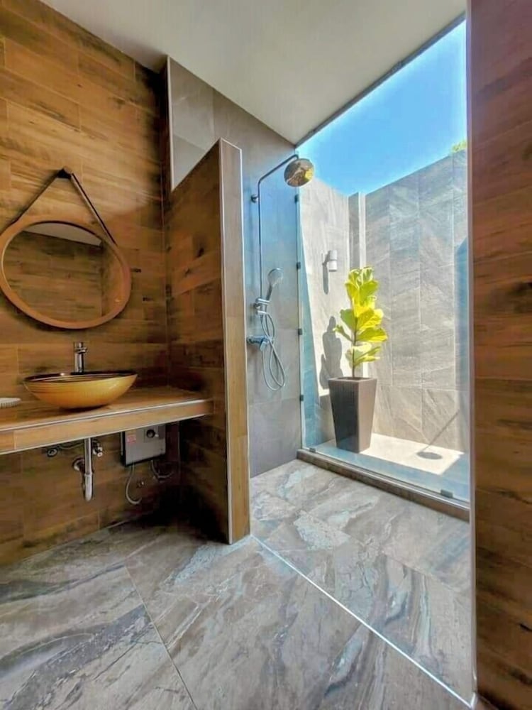 isan golf and adventure hotel