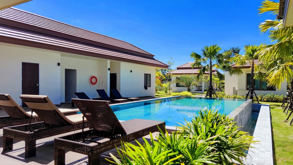 isan golf and adventure hotel