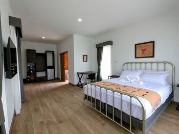 isan golf and adventure hotel