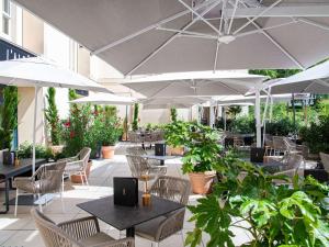 le louis versailles chateau hotel mgallery