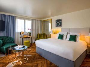 le louis versailles chateau hotel mgallery