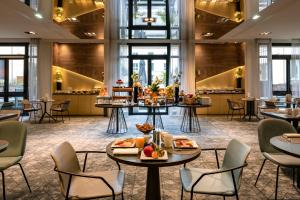 le louis versailles chateau hotel mgallery