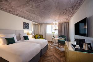 le louis versailles chateau hotel mgallery