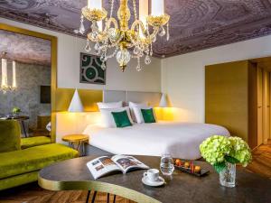 le louis versailles chateau hotel mgallery
