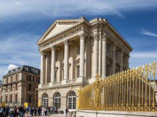 le louis versailles chateau hotel mgallery