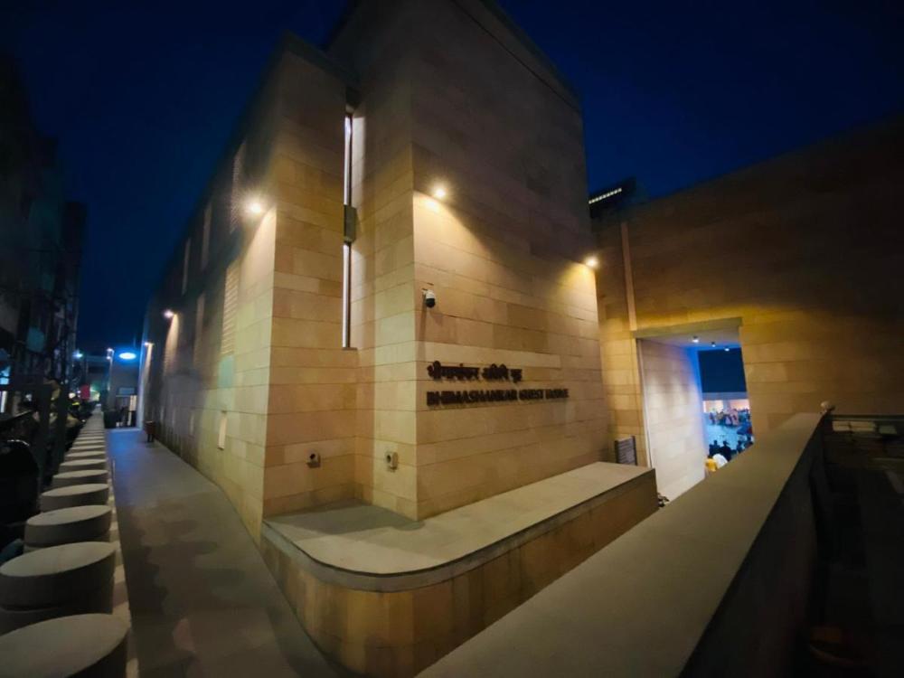 southern grand kashi inside kashi vishwanath temple corridor